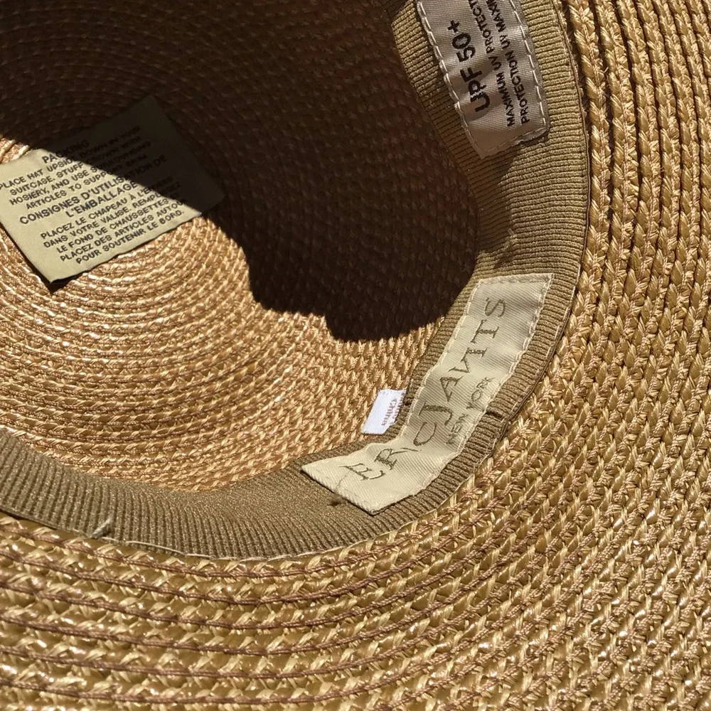 Eric Javits Wide Brimmed Hampton Patented “Squishee” Straw Sun Hat with UPF 50 - Picture 4 of 12